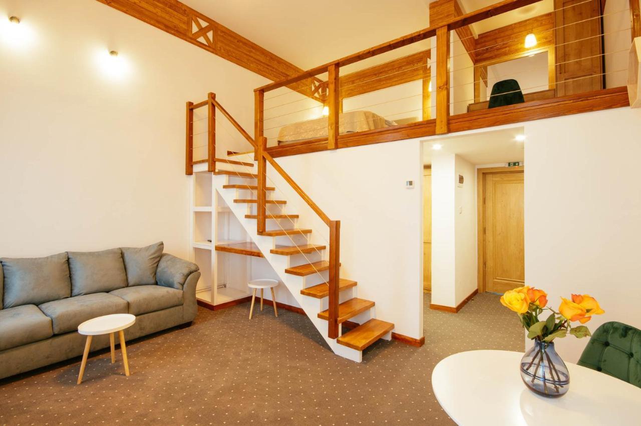 Buchenland Hotel 큼홀룸그몰도베네스크 외부 사진