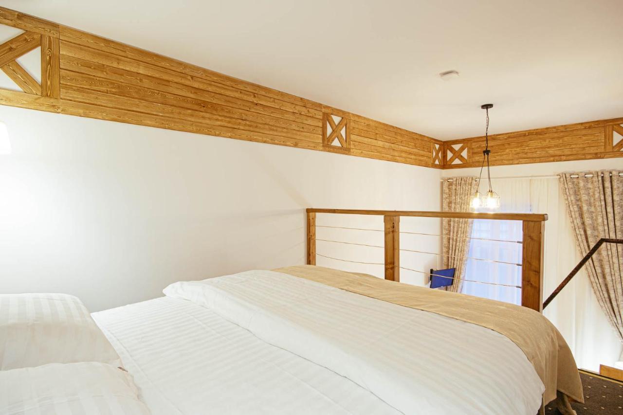Buchenland Hotel 큼홀룸그몰도베네스크 외부 사진